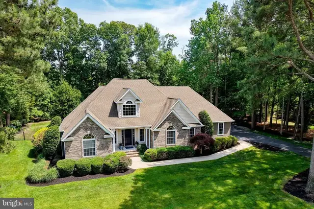 16180 Red Fox Ln, Milton