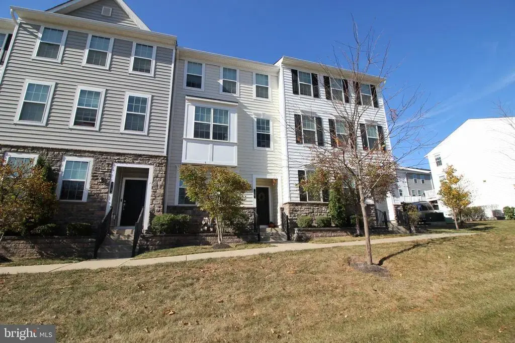 15 Nottingham Ln, HATBORO