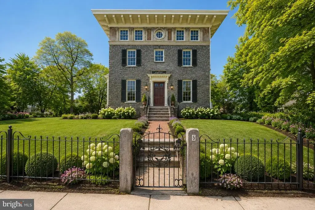 3-5 E Chestnut Hill Ave, PHILADELPHIA