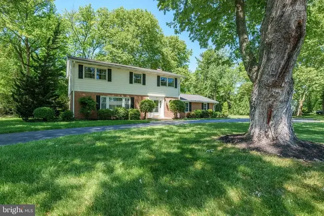 206 E Fairways Cir, Smyrna