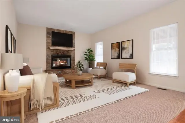 235 Green St, Centreville