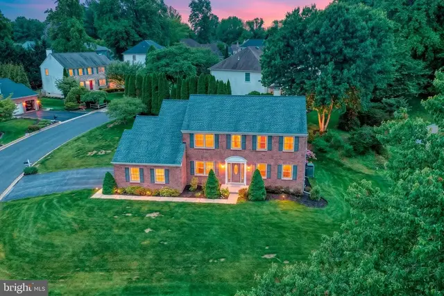 2 Lilac Ct, Wilmington
