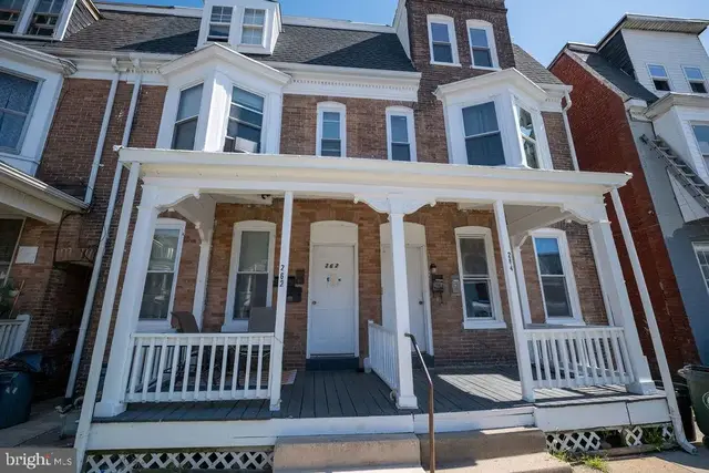 262 W Cottage Pl, York