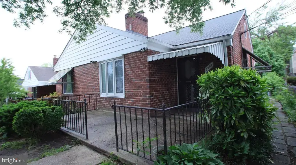 5407 Sargent Rd, HYATTSVILLE