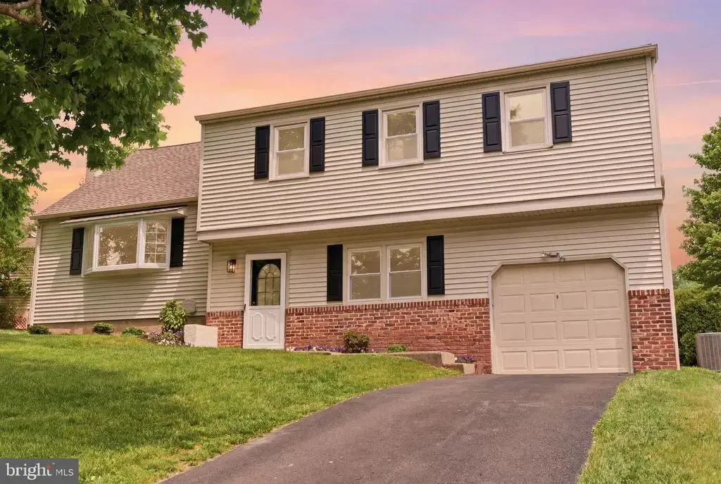 2133 Dapple Dr, WARRINGTON