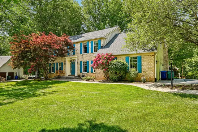 6621 Belle Chase Ct, Gaithersburg