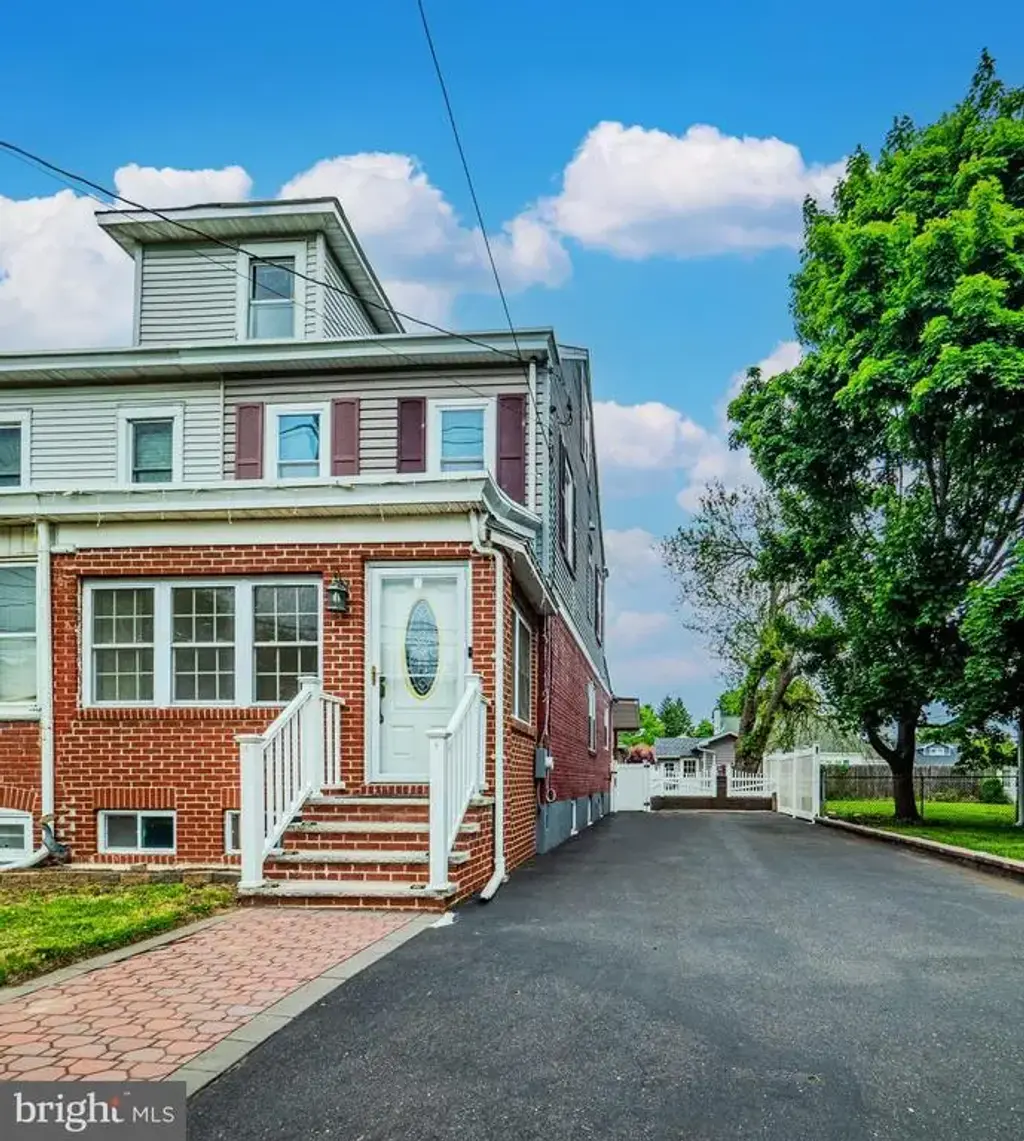 1481 Cedar Ln, HAMILTON