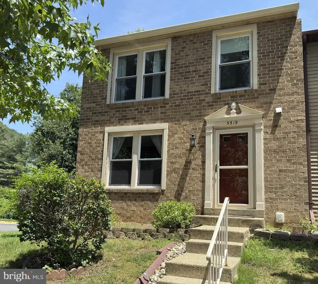 5519 Inverness Woods Ct, FAIRFAX