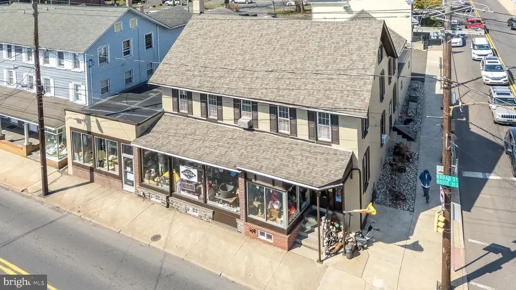 141 E Broad St, QUAKERTOWN