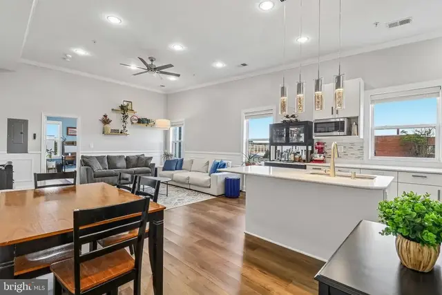 233 S St Ne #5, Washington