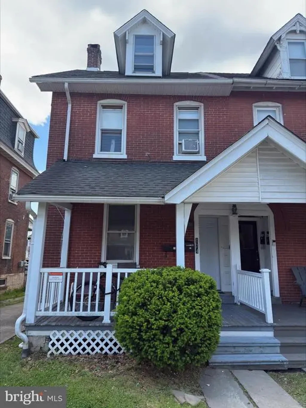 174 E Main St, LANSDALE