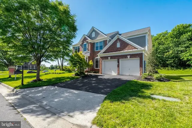 43896 Churchill Glen Dr, Chantilly