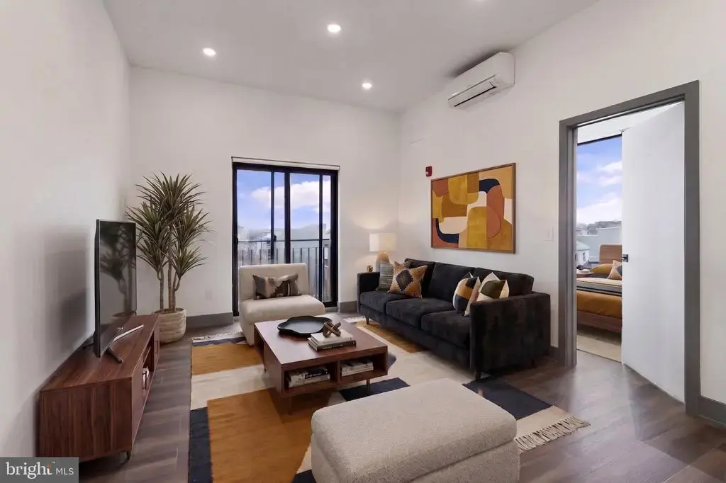 1935 E Hazzard St #302, PHILADELPHIA