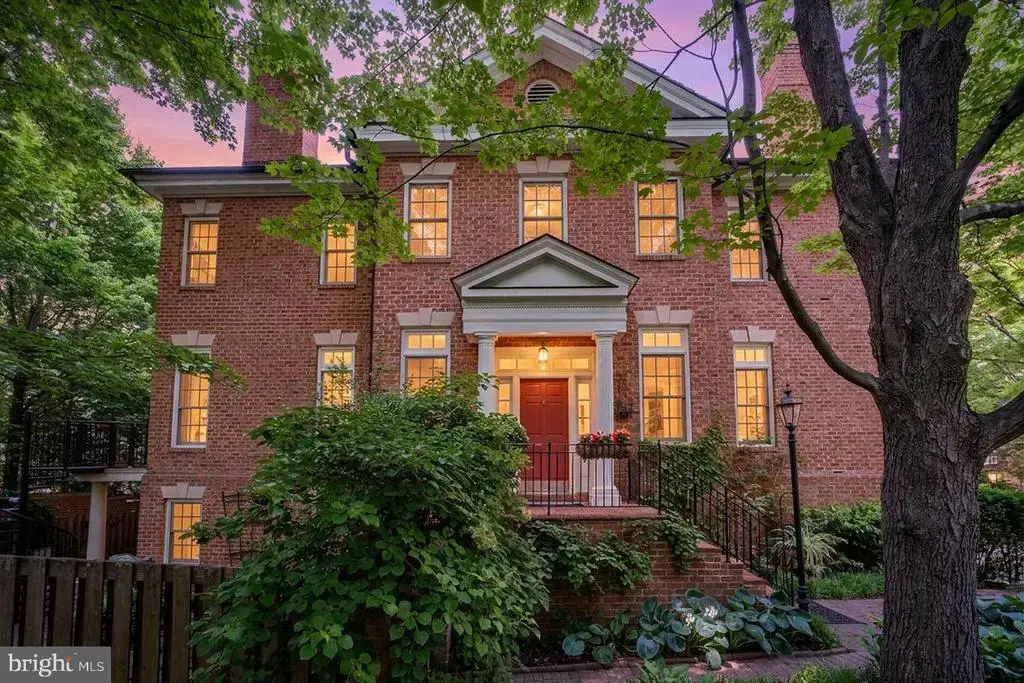 2026 Mayfair Mclean Ct, FALLS CHURCH