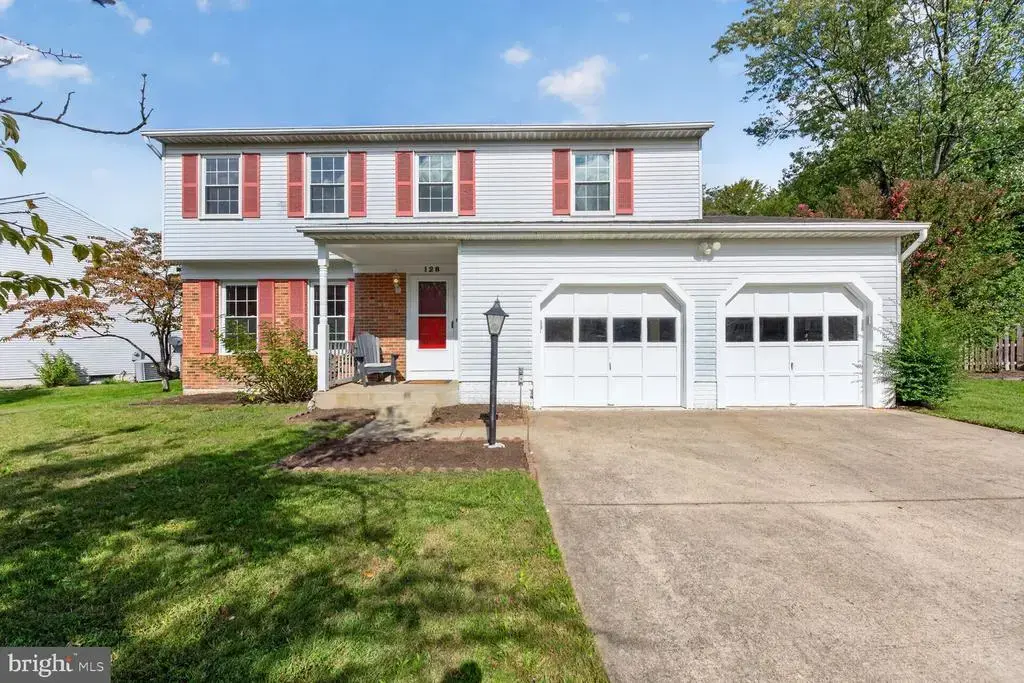 128 Briarwood Ct, STERLING