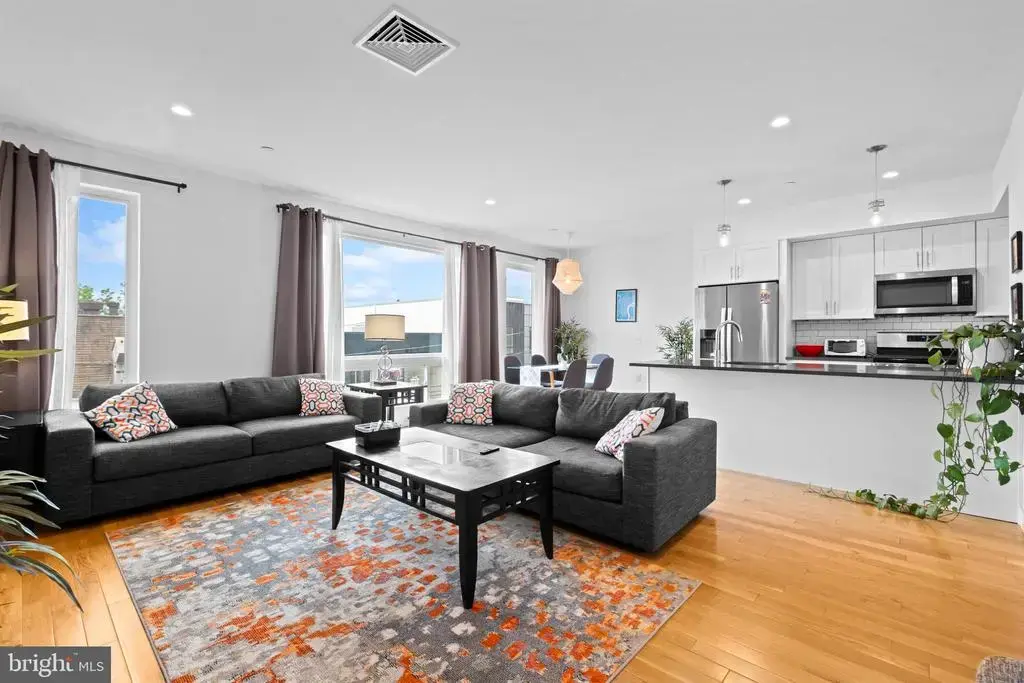 2012-18 Frankford Ave #4b, PHILADELPHIA
