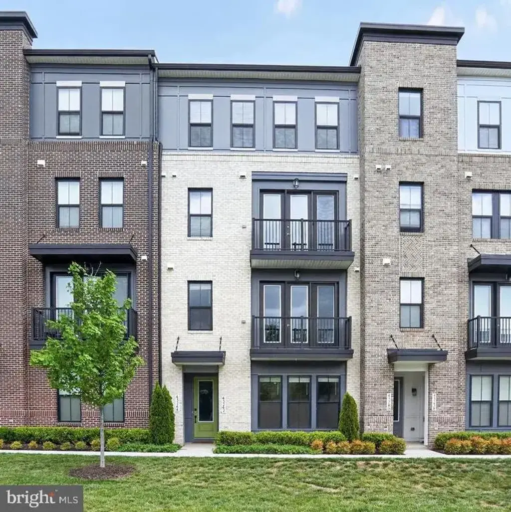 43242 Farringdon Sq, BROADLANDS