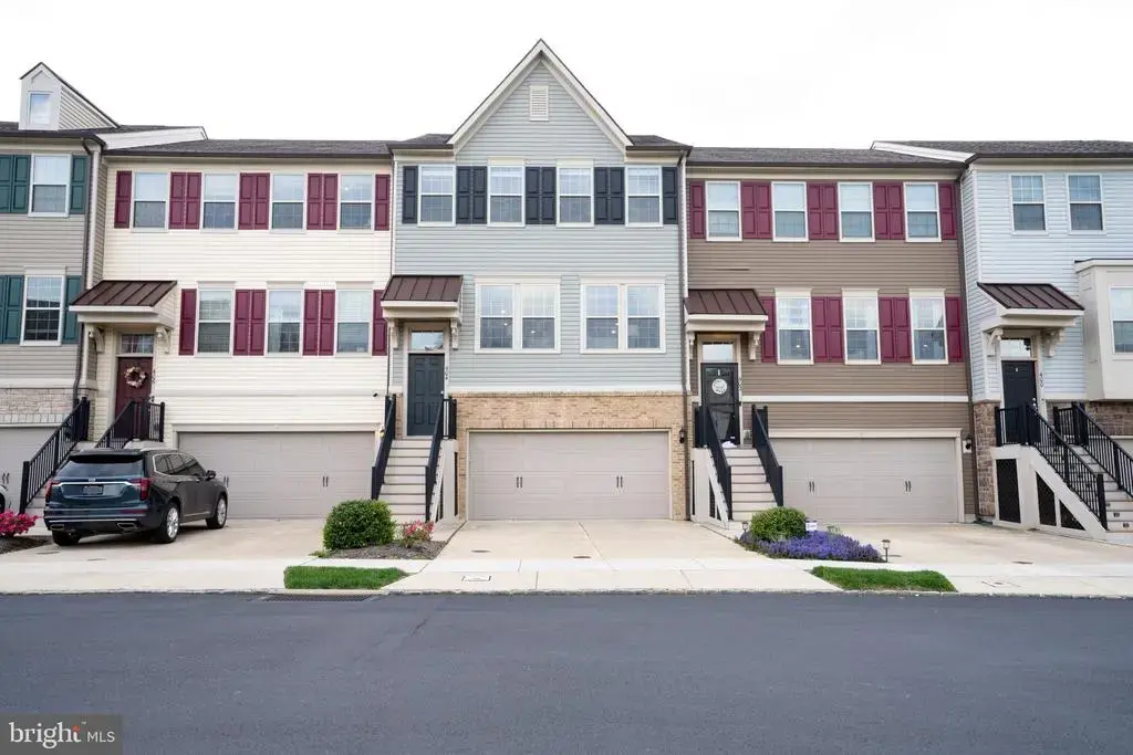 404 Tall Oaks Dr, WARMINSTER