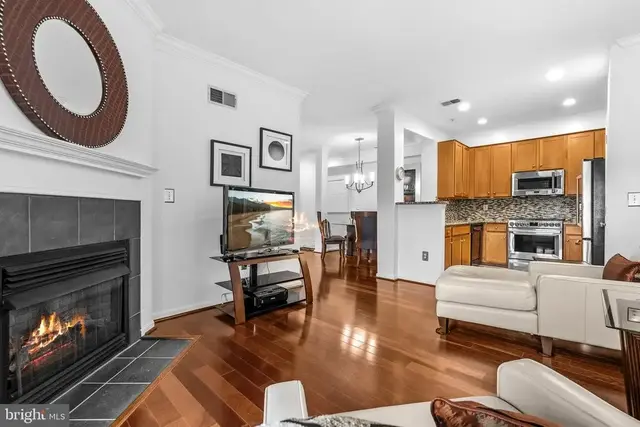 4854 Eisenhower Ave #451, Alexandria
