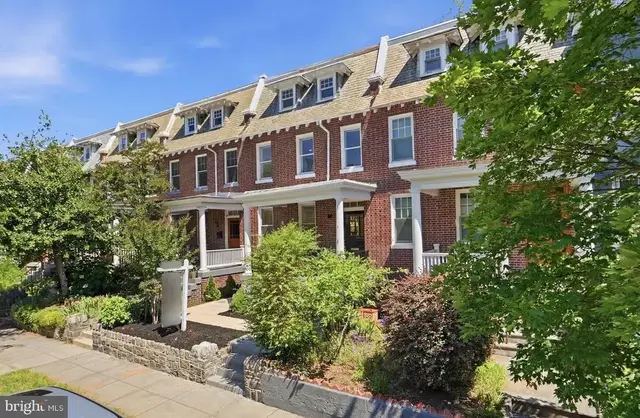 634 Lexington Pl Ne, Washington
