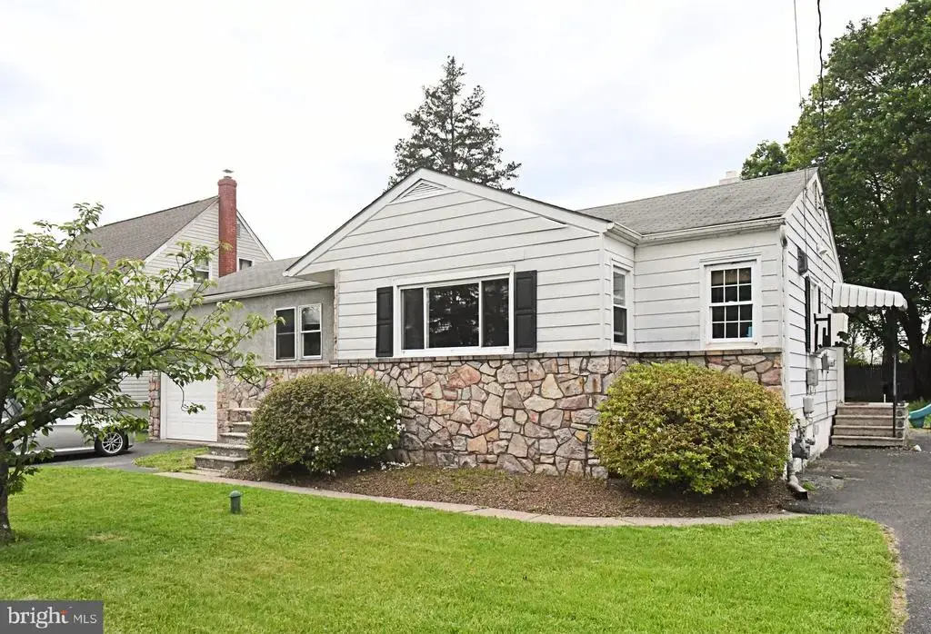 50 Trumbauersville Rd, QUAKERTOWN