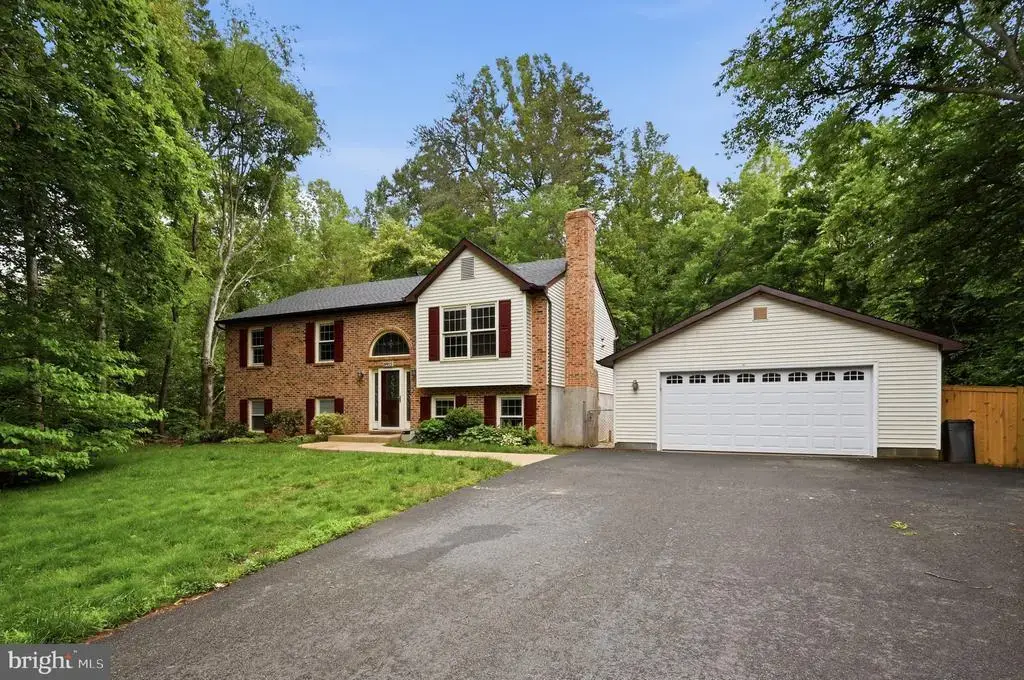 8915 Helen St, MANASSAS