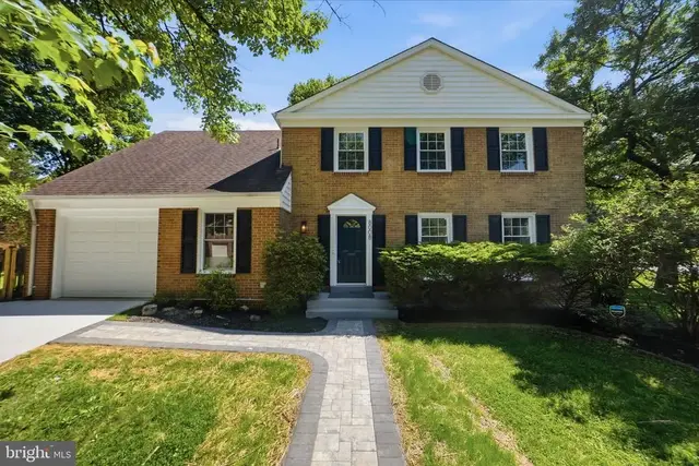 8008 Inspection House Rd, Potomac
