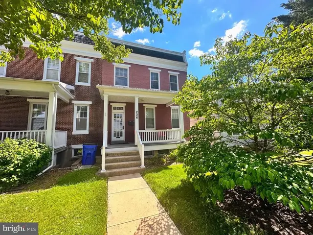 206 E 8th St #2 (upstairs), Frederick