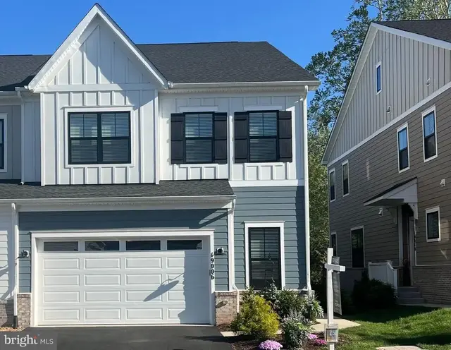19006 Coral Reef Sq, Leesburg