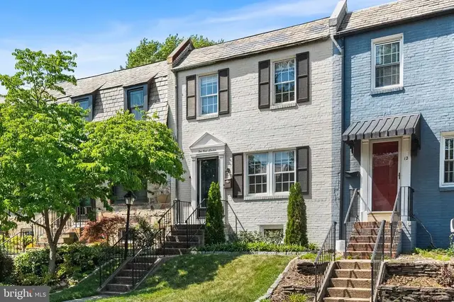 10 E Linden St, Alexandria