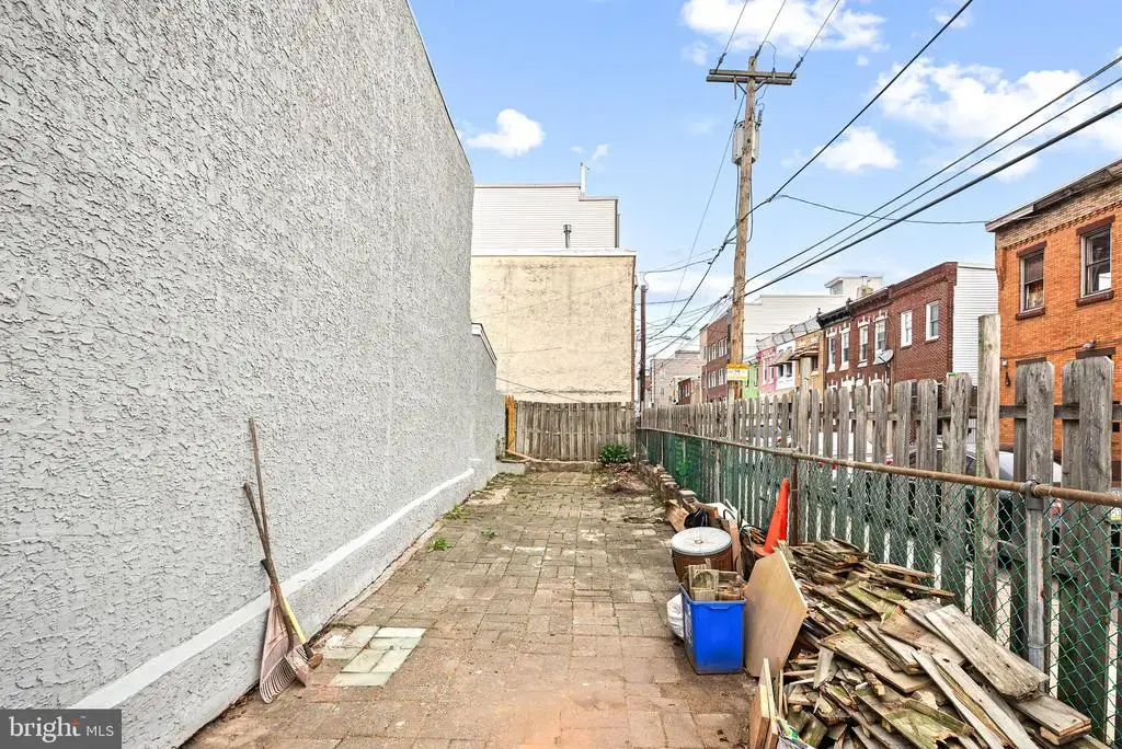 2818 Amber St, PHILADELPHIA