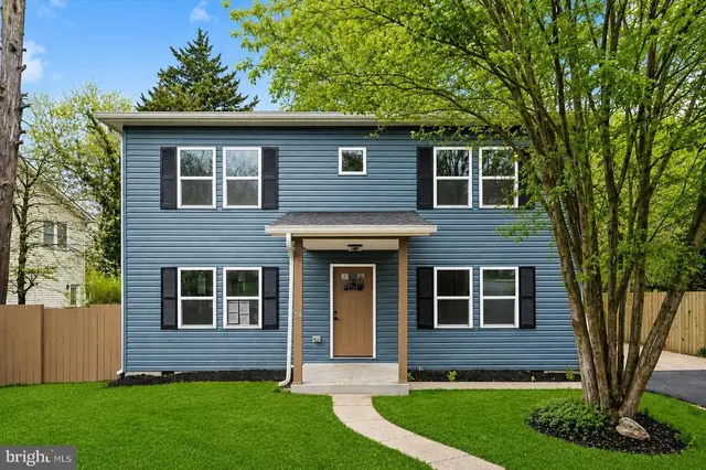 3141 Annandale Rd, Falls Church
