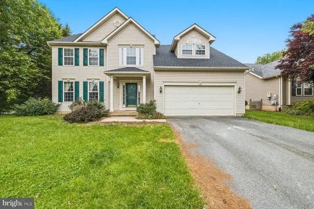 100 Crossing Pointe Ct, Frederick