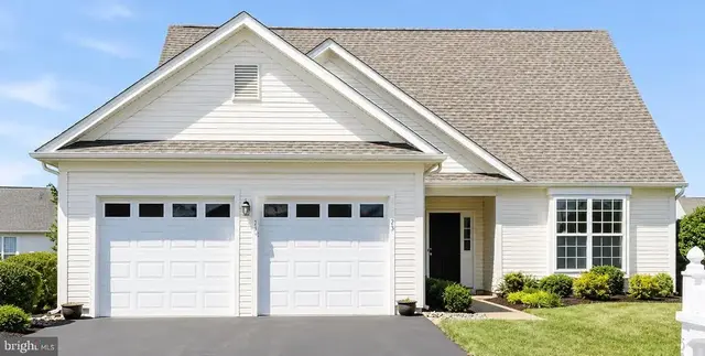 506 Whispering Trl, Middletown