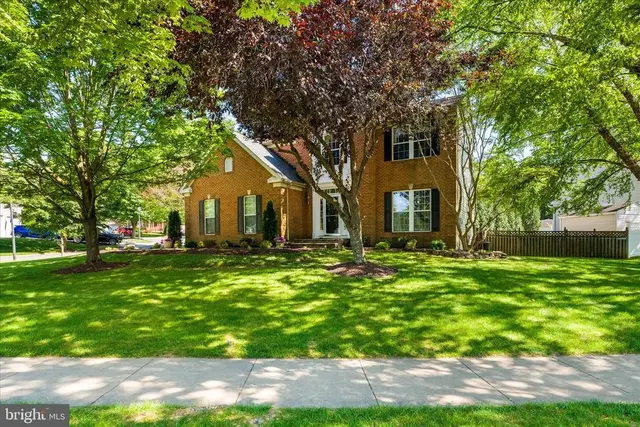 8 Royal Crown Ct, Germantown