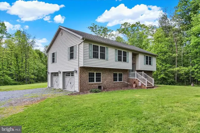 145 Roberts Rd, Littlestown
