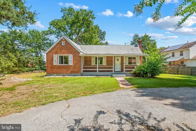 12814 Peace Dr, Fort Washington