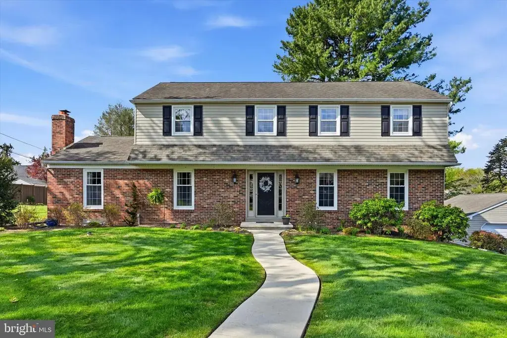 956 Embree Ln, WEST CHESTER
