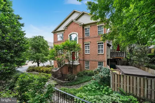 4648 Lambert Dr, Alexandria