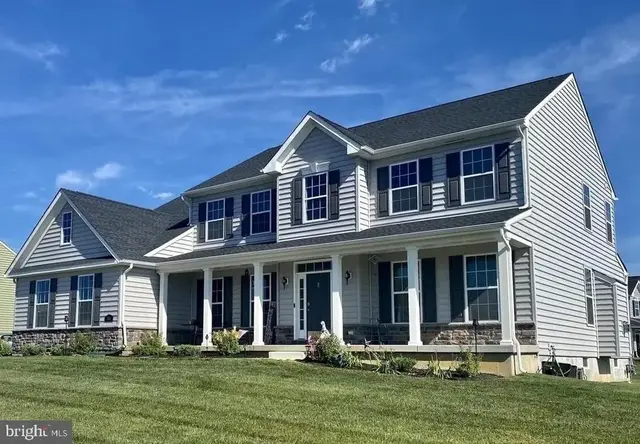 141 Orenah Dr, Smyrna