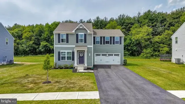 174 Quartz Dr, Dover