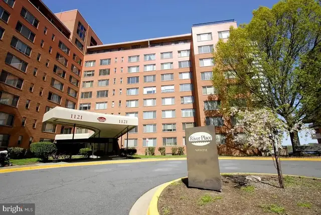 1121 Arlington Blvd #321, Arlington