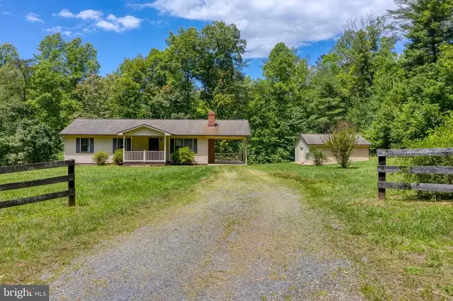 803 Weaver Hollow Rd, Banco