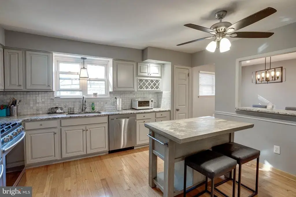 174 Schoolhouse Ln, MOUNT LAUREL