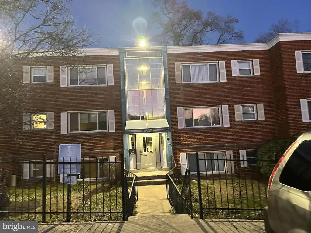 3837 Hamilton St #201, HYATTSVILLE