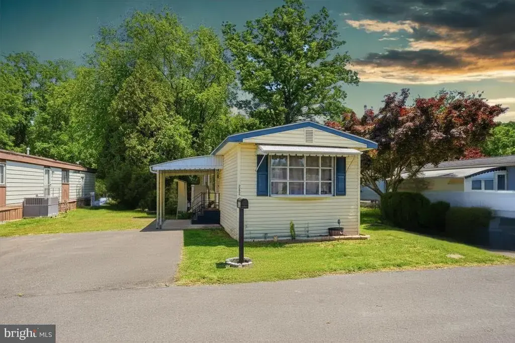 302 Wilson Dr, FAIRLESS HILLS