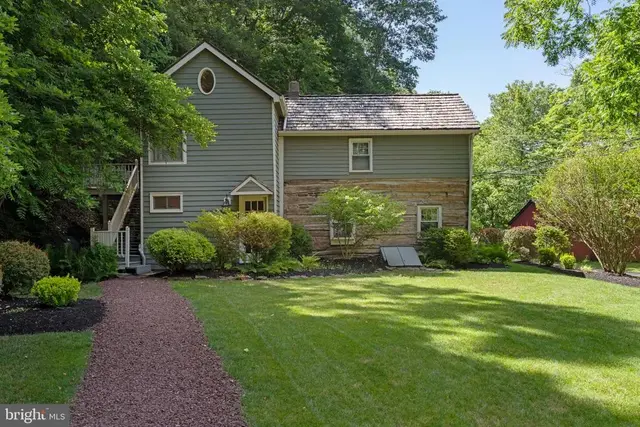 22 Upper Tinicum Church, Erwinna