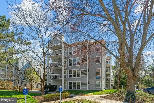3179 Summit Square Dr #2-e1, Oakton