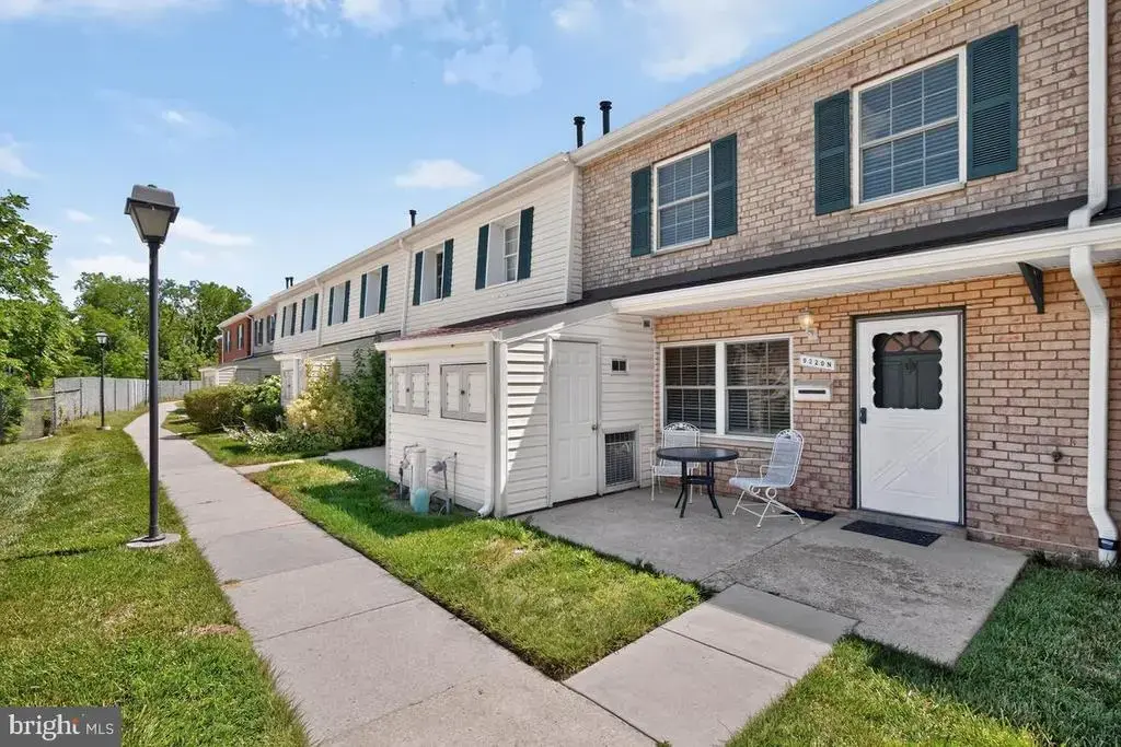 9220 Bridle Path Ln #n, LAUREL