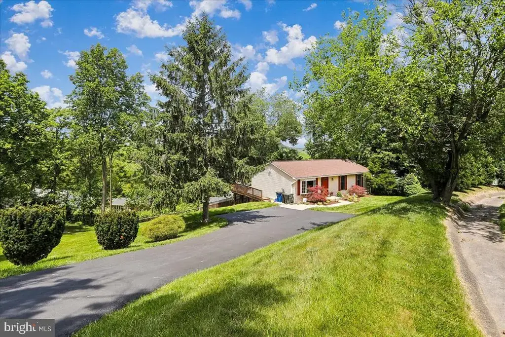 23920 Janbeall Ct, CLARKSBURG